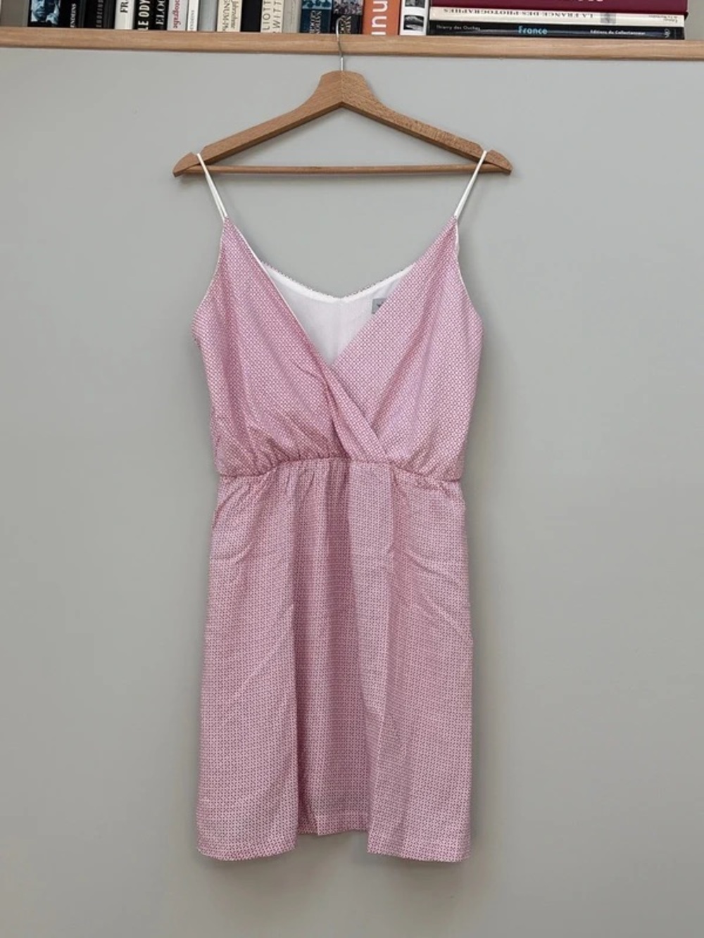 Pink Sleeveless Bandeau Dress with V-Neck
